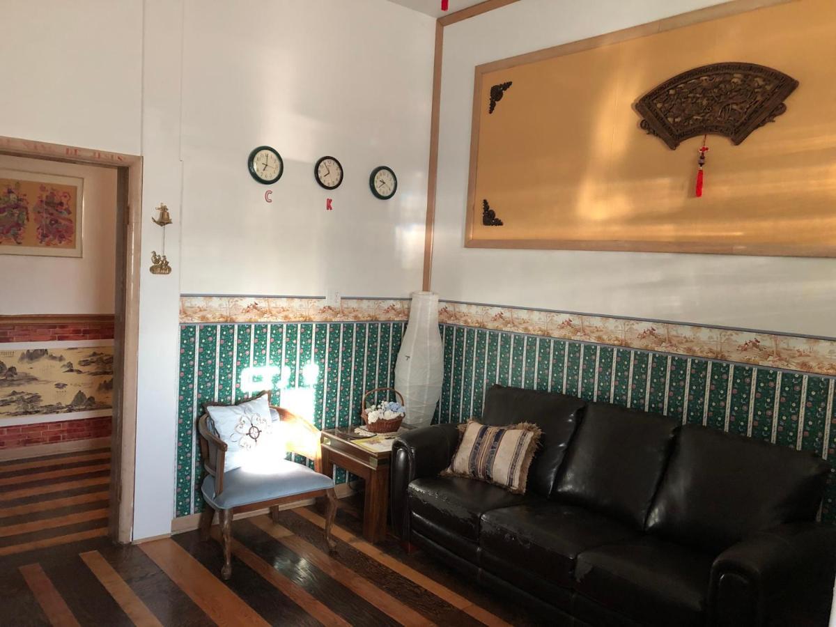Heritage Place Hotel Gravelbourg Bagian luar foto