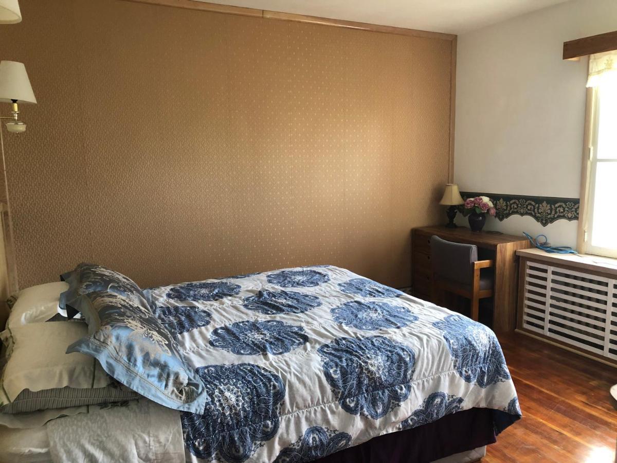 Heritage Place Hotel Gravelbourg Bagian luar foto